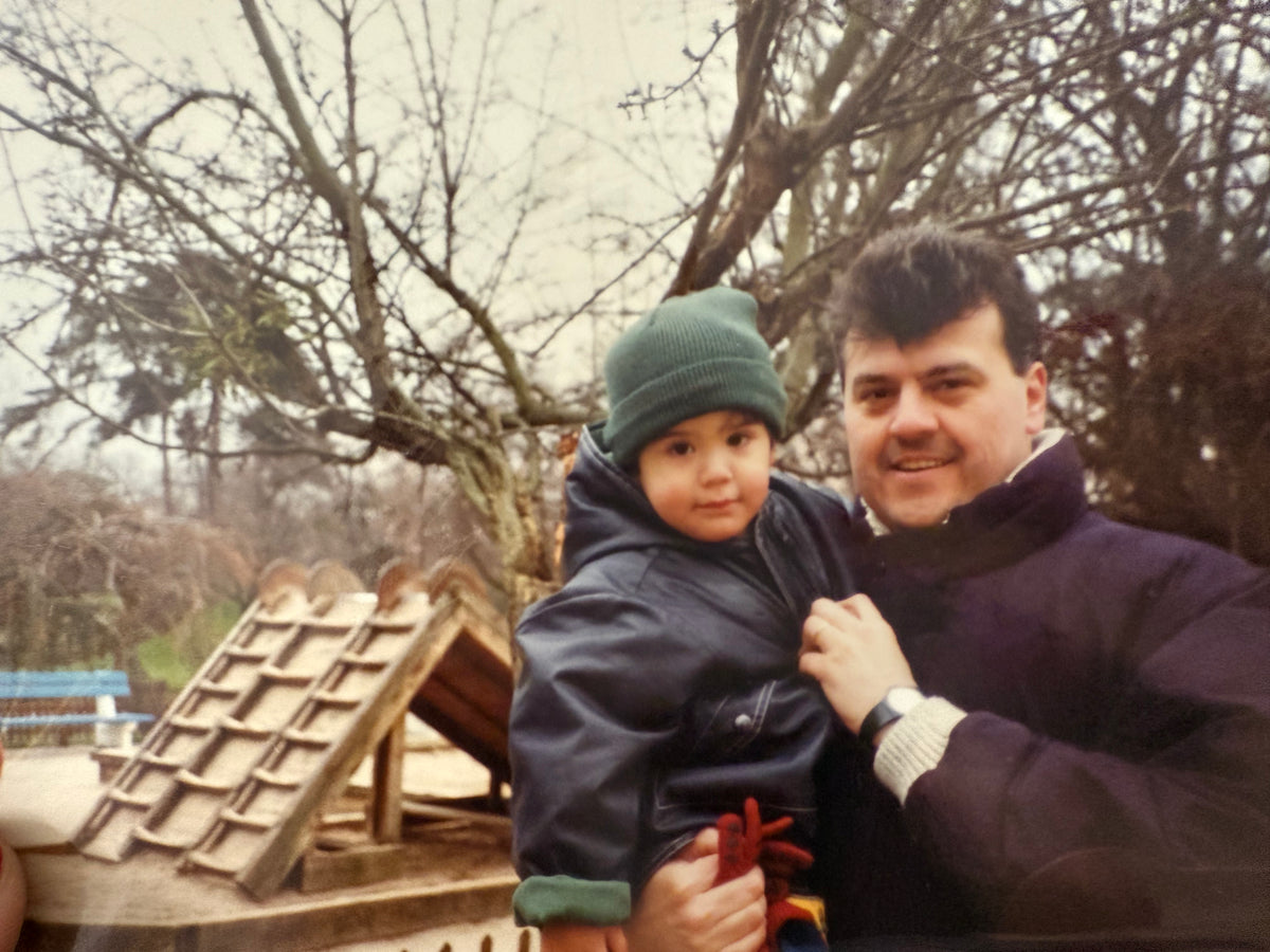 {"type":"root","children":[{"type":"heading","children":[{"type":"text","value":"Ese Papá"}],"level":2},{"type":"heading","level":2,"children":[{"type":"text","value":"Especial"}]}]}